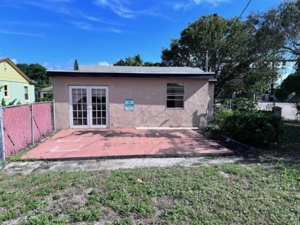 Lake Worth Town, 1005 N D St, Lake Worth Beach, Florida 33460, image 1