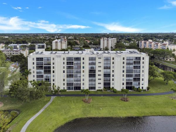 Huntington Lakes 1, 14425 Strathmore Ln #408, Delray Beach, Florida 33446, image 1