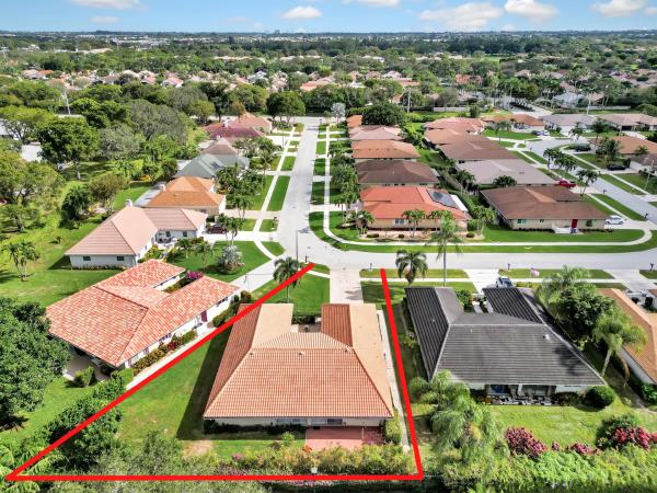Pine Tree Village, 10251 Greentrail Dr N, Boynton Beach, Florida 33436, image 1