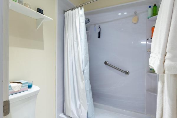 The Pines Of Delray, 1111 Cactus Ter #204, Delray Beach, Florida 33445, image 1