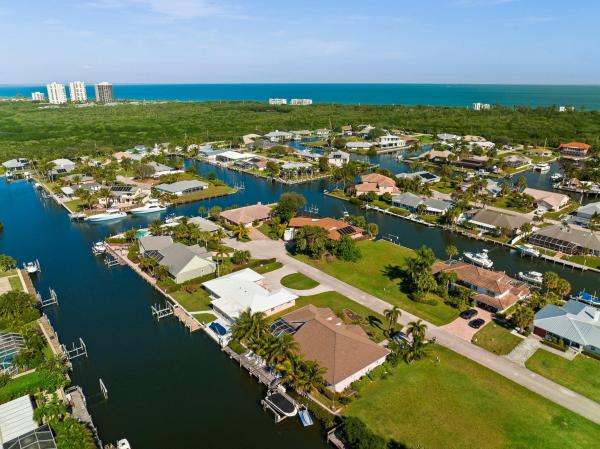 Queens Cove, 125 Queen Catherina Ct, Fort Pierce, Florida 34949, image 1