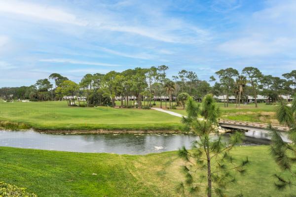 Golf Villas, 474 Brackenwood Ln S, Palm Beach Gardens, Florida 33418, image 2
