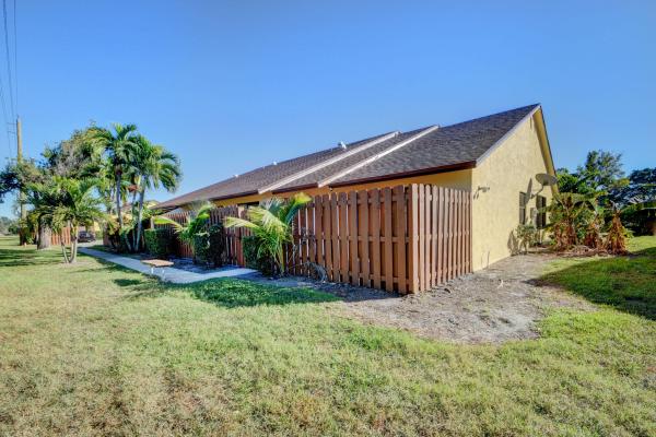Springdale, 251 Springdale Cir, Palm Springs, Florida 33461, image 2