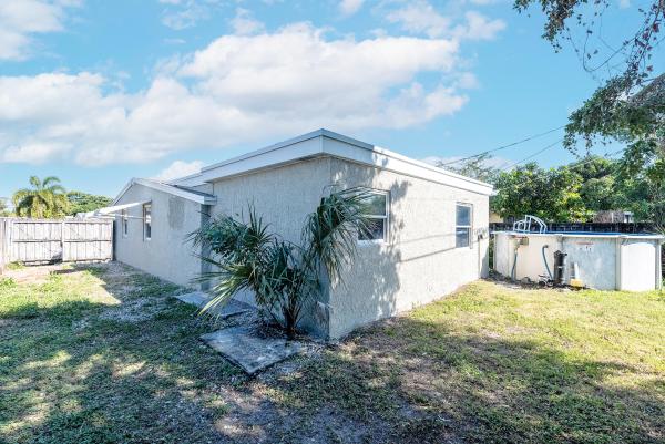 Collier Estates, 800 NE 60th St, Oakland Park, Florida 33334, image 1