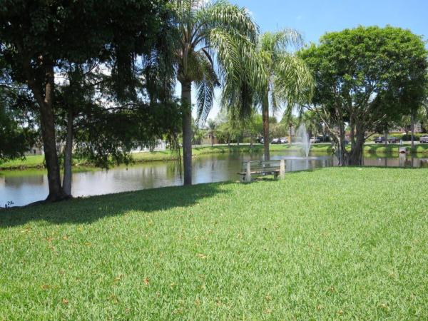 Waterside Estates, 2368 Waterside Dr, Lake Worth, Florida 33461, image 2