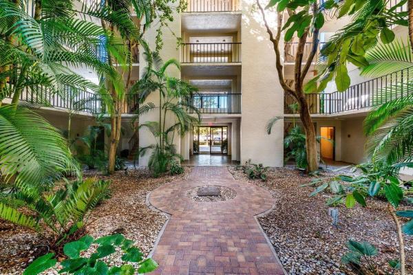 Hidden Banyan, 1202 S Lake Dr #102, Lantana, Florida 33462, image 2