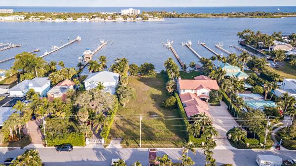 North Lake Worth, 1708 N Lakeside Dr, Lake Worth Beach, Florida 33460, image 1