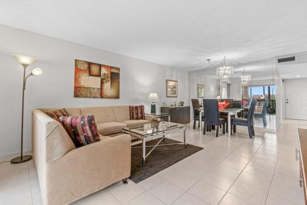 Huntington Lakes 4, 7341 Amberly Ln #409, Delray Beach, Florida 33446, image 1