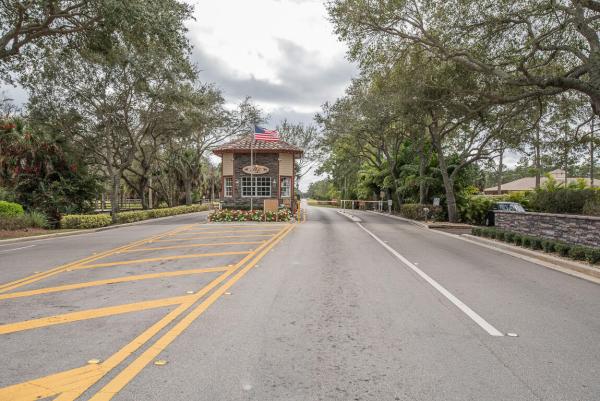 Homeland, 6450 Sugarcane Ln, Lake Worth, Florida 33449, image 2