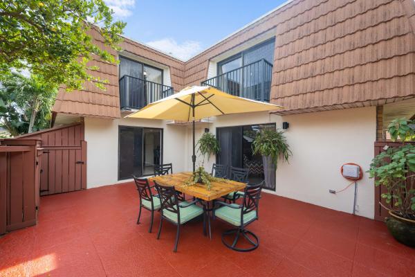 Waterford Courtyards At Crystal Lakes North, 2830 SW 12th St, Deerfield Beach, Florida 33442, image 2