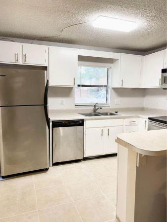 The Pines At Lawnwood, 1440 N Lawnwood Circle Cir #22d, Fort Pierce, Florida 34950, image 2