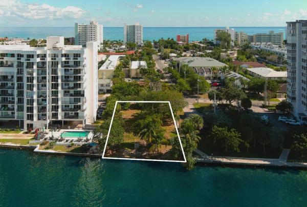 Wahoo, 1601 N Riverside Dr, Pompano Beach, Florida 33062, image 2