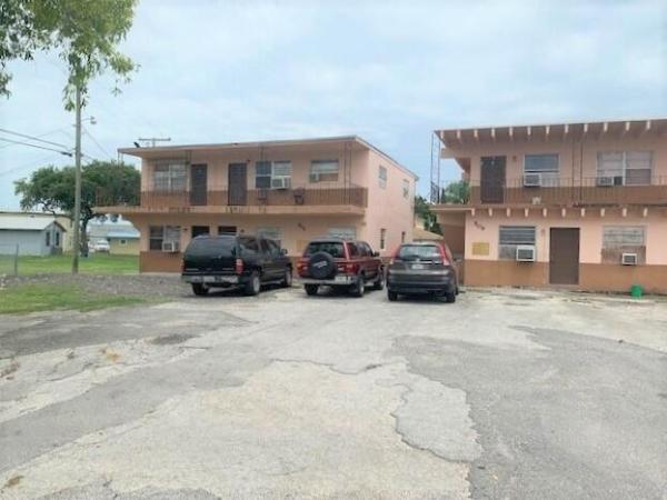 Baileys, 505 SW 9th St, Belle Glade, Florida 33430, image 1