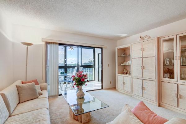 Huntington Lakes 5, 7290 Kinghurst Dr #510, Delray Beach, Florida 33446, image 2