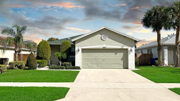 Park Hill Estates, 1007 Park Hill Dr, Haverhill, Florida 33417, image 1
