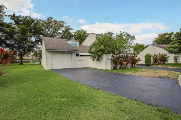 Hidden Landing, 12734 Spinnaker Ln, Wellington, Florida 33414, image 3