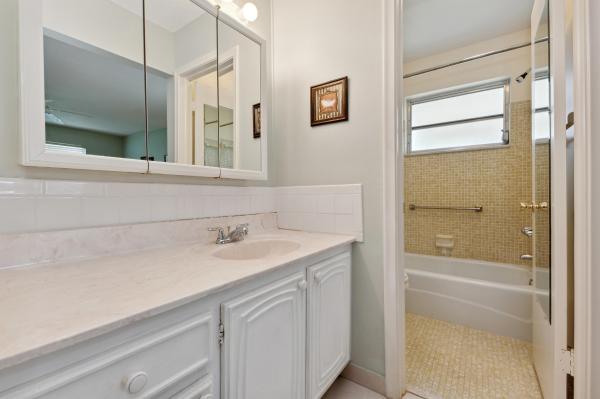 High Point Of Delray 2, 580 High Point Dr #D, Delray Beach, Florida 33445, image 2