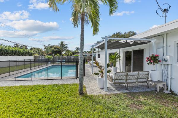 Chapel Hill, 3302 Canal Dr, Boynton Beach, Florida 33435, image 1