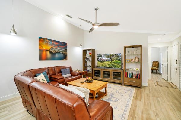 Sun Terrace At The Oaks, 7101 Geminata Oak Ct, Palm Beach Gardens, Florida 33410, image 3