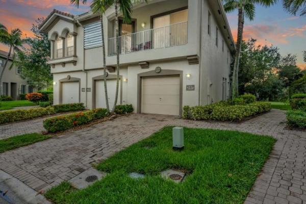 Thousand Oaks, 3189 Laurel Ridge Cir, Riviera Beach, Florida 33404, image 1