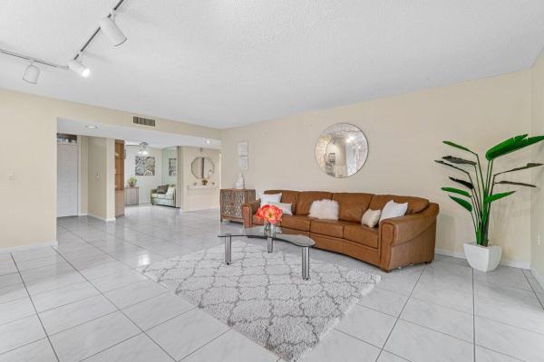 Palm Isles, 9577 Shadybrook Dr #102, Boynton Beach, Florida 33437, image 1
