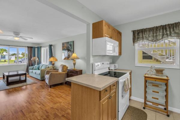 The Colonnades, 1309 Bayshore Dr #103, Fort Pierce, Florida 34949, image 2