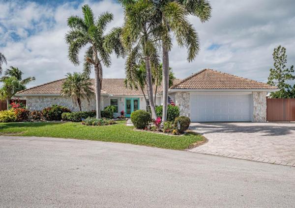 Queens Cove, 115 Queen Catherina Ct, Fort Pierce, Florida 34949, image 1