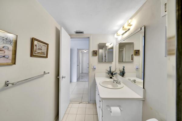 Village Royale Emerald Green, 2600 NE 1st Ln #3150, Boynton Beach, Florida 33435, image 2
