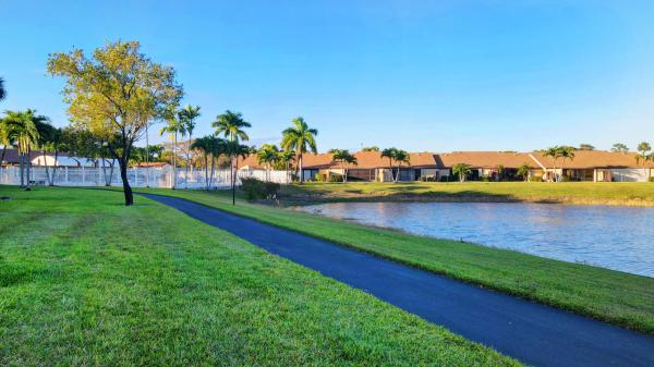 Pine Ridge North 4, 823 Sky Pine Way #E, Greenacres, Florida 33415, image 2