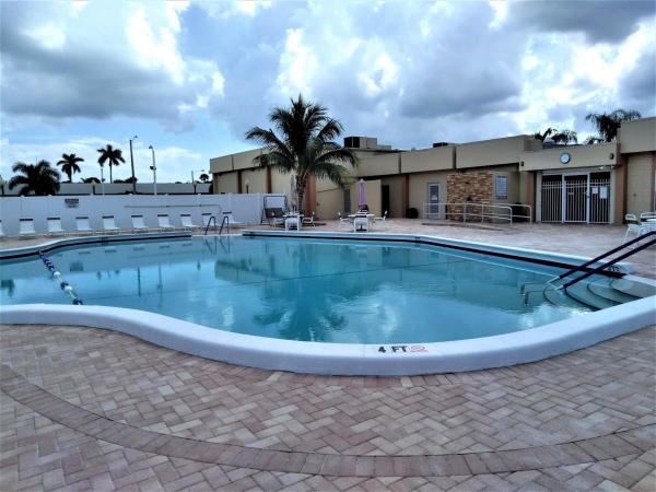 Crosley At Cresthaven Villas, 2981 Crosley Dr W #B, West Palm Beach, Florida 33415, image 1
