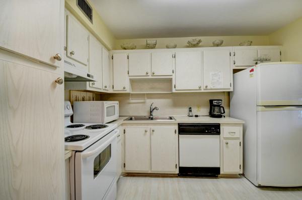 D'Este Court At The Fountains Country Club, 4260 Deste Ct #107, Lake Worth, Florida 33467, image 1