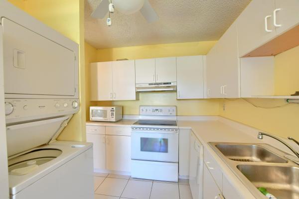 Boca Lakes, 21070 Covington Dr, Boca Raton, Florida 33433, image 2