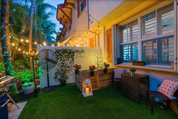 Colony Palms, 123 E Prive Cir, Delray Beach, Florida 33445, image 1