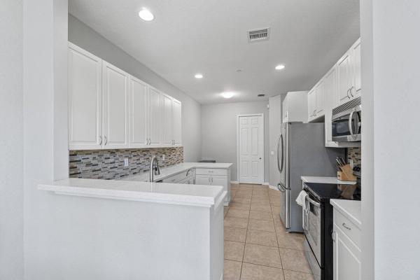 Carriage Pointe Townhomes, 70 Landau St, Boynton Beach, Florida 33426, image 2