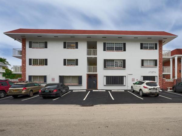 Colonial Manor West, 2424 NE 9th St #302, Fort Lauderdale, Florida 33304, image 1