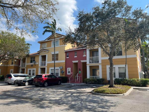 Shoma Courtyards At Royal Palm Beach, 1002 Shoma Dr, Royal Palm Beach, Florida 33414, image 3
