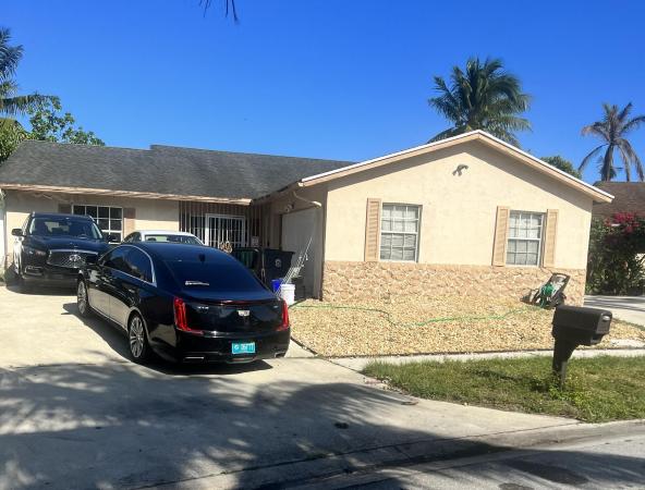 Lantana Homes, 5830 Lincoln Cir W, Lake Worth, Florida 33463, image 1