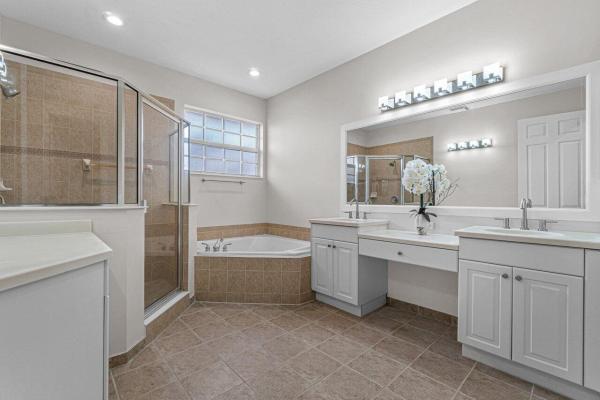 Carriage Pointe Townhomes, 57 Lancaster Rd, Boynton Beach, Florida 33426, image 2