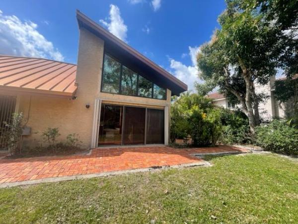 Cobblers Village, 640 Mockingbird Ln, Plantation, Florida 33324, image 1