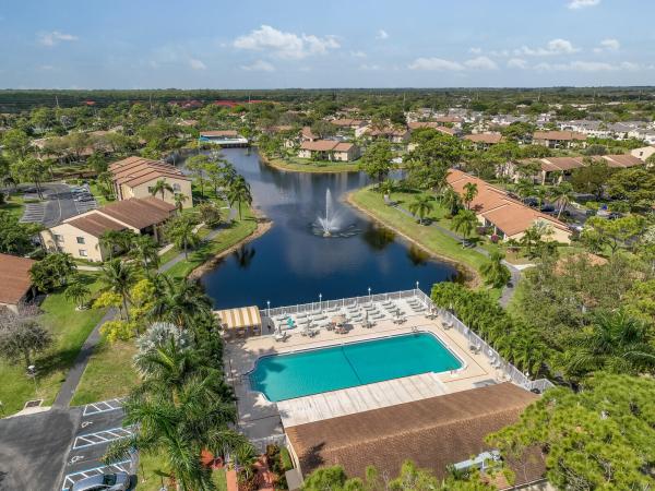 Pine Ridge North 2, 632 Sea Pine Way #B1, Greenacres, Florida 33415, image 2