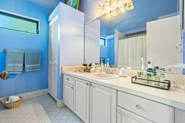 Villas Of Glengary, 702 Bannock Ct, Palm Beach Gardens, Florida 33418, image 2