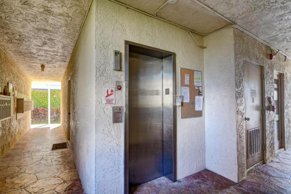 Snug Harbor Gardens, 646 Snug Harbor Dr #H406, Boynton Beach, Florida 33435, image 3