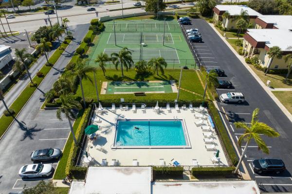 Villas On The Green, 717 S Us Highway 1 #401, Jupiter, Florida 33477, image 2