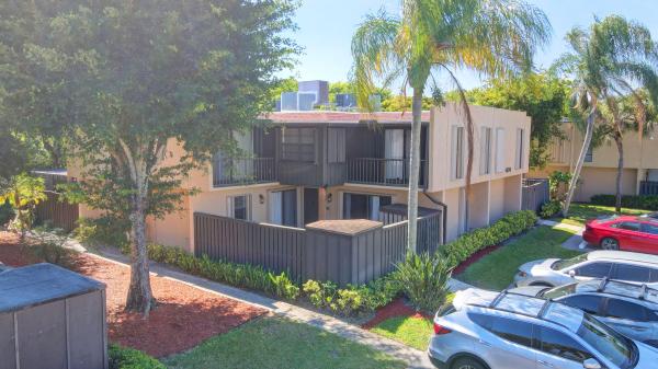 Foxwood Estates Of Lakeside Green, 4826 Alder Dr #B, West Palm Beach, Florida 33417, image 1