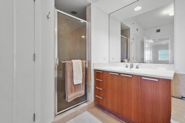 Marina Grande Club & Residences, 2650 Lake Shore Dr #702, Riviera Beach, Florida 33404, image 2