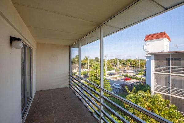 Regency Surf & Racquet Club, 4500 N Flagler Dr #D19, West Palm Beach, Florida 33407, image 2