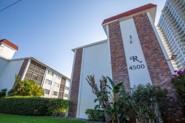 Regency Surf & Racquet Club, 4500 N Flagler Dr #D19, West Palm Beach, Florida 33407, image 1