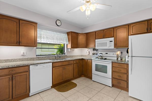 Greentree Villas, 4700 Robinwood Ter #A, Boynton Beach, Florida 33436, image 2