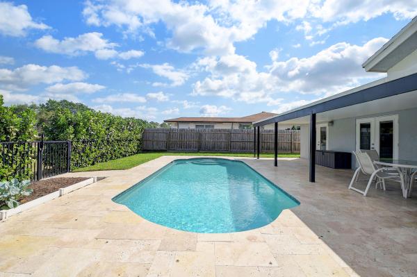 Floral Park Lantana, 2717 Northside Dr, Lake Worth, Florida 33462, image 1