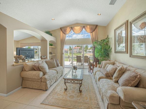 Oakmont Village, 5374 Oakmont Village Cir, Lake Worth, Florida 33463, image 1